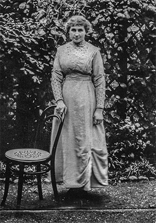 Emily Mary Dagless - c.1917