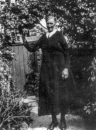 Sarah Ann Daglass (Long Sal) - c.1950